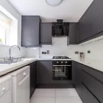 Cozy Welcoming 2Br Flat Near Excel Centre